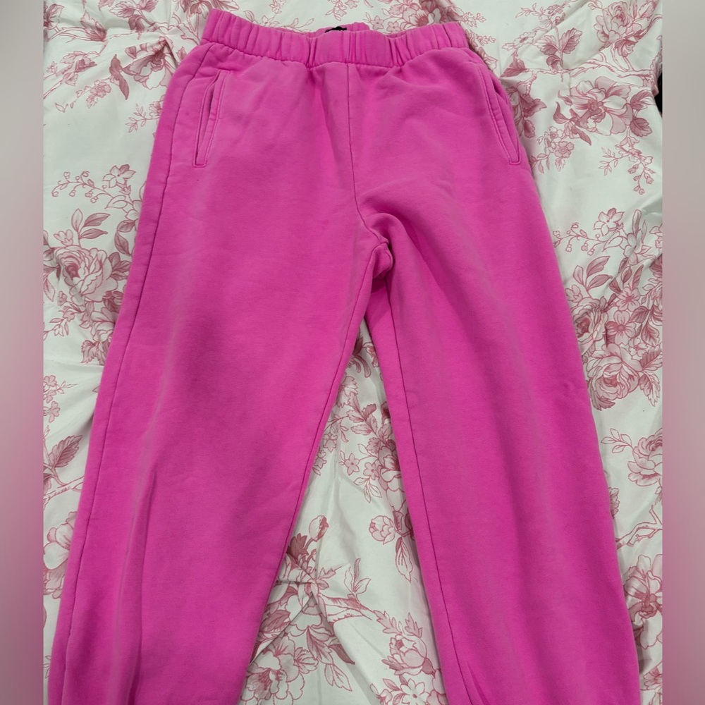 Hot pink GAP women’s sweats